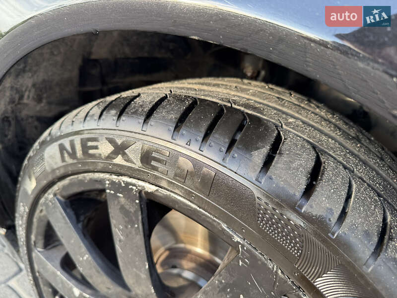 Седан Mercedes-Benz E-Class 2001 в Львові