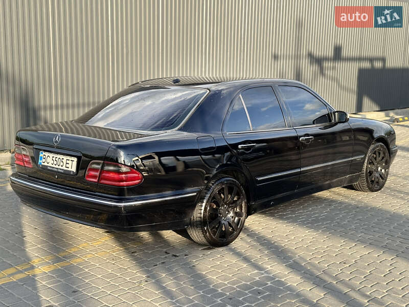 Седан Mercedes-Benz E-Class 2001 в Львові