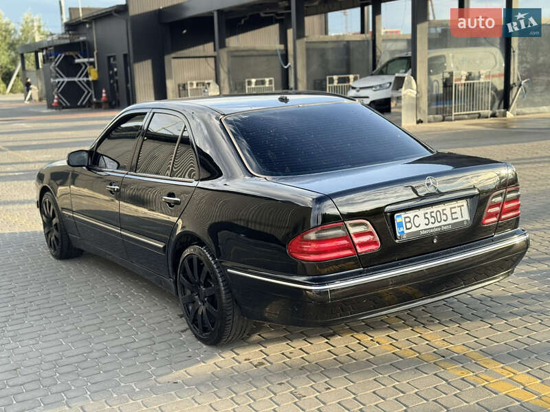 Седан Mercedes-Benz E-Class 2001 в Львові