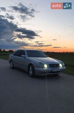 Седан Mercedes-Benz E-Class 2001 в 