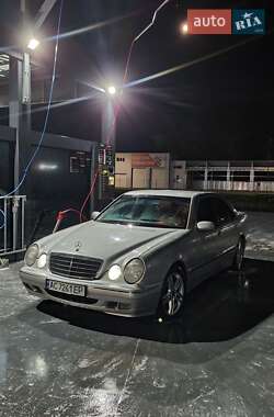 Седан Mercedes-Benz E-Class 2001 в 