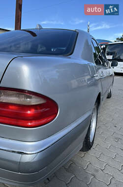 Седан Mercedes-Benz E-Class 2000 в 