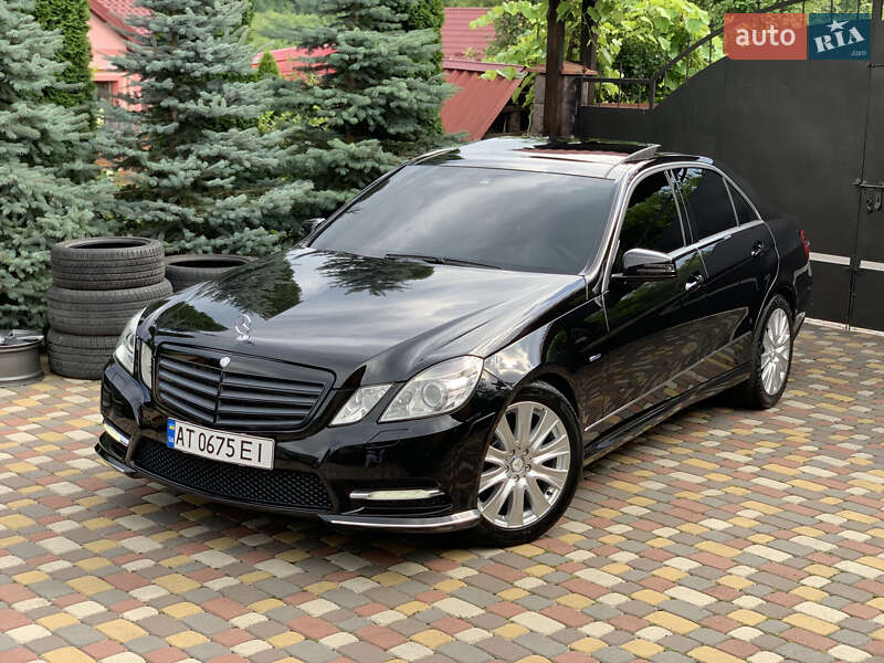 Седан Mercedes-Benz E-Class 2012 в Ивано-Франковске
