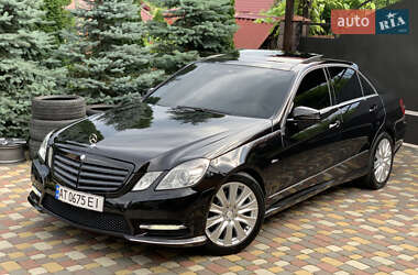 Седан Mercedes-Benz E-Class 2012 в 