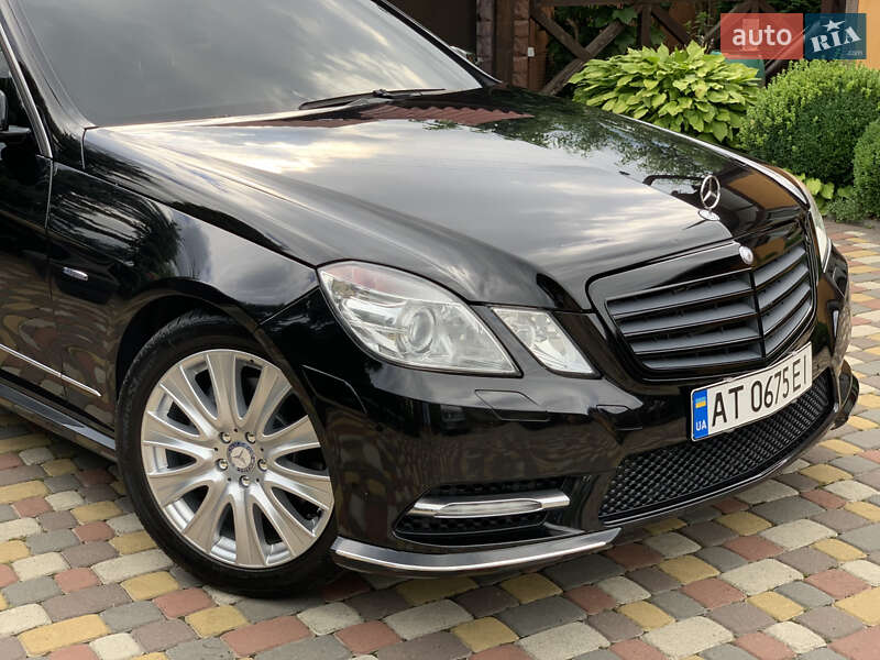 Седан Mercedes-Benz E-Class 2012 в Ивано-Франковске
