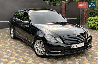 Седан Mercedes-Benz E-Class 2012 в 