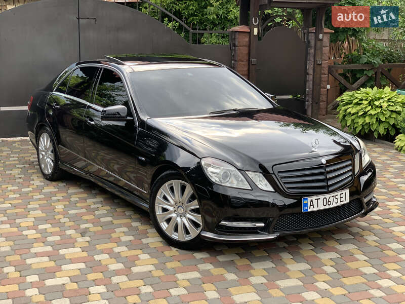 Седан Mercedes-Benz E-Class 2012 в Ивано-Франковске