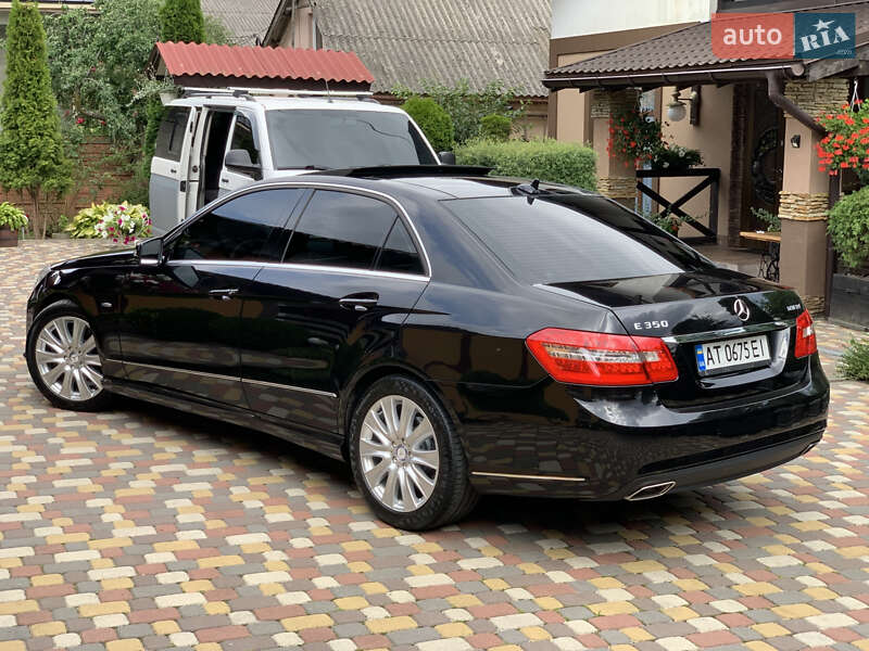Седан Mercedes-Benz E-Class 2012 в Ивано-Франковске