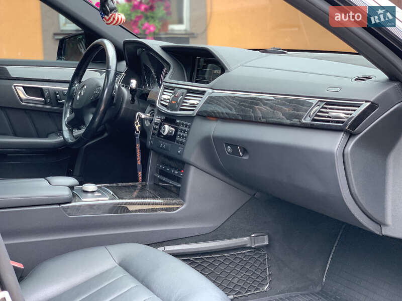 Седан Mercedes-Benz E-Class 2012 в Ивано-Франковске