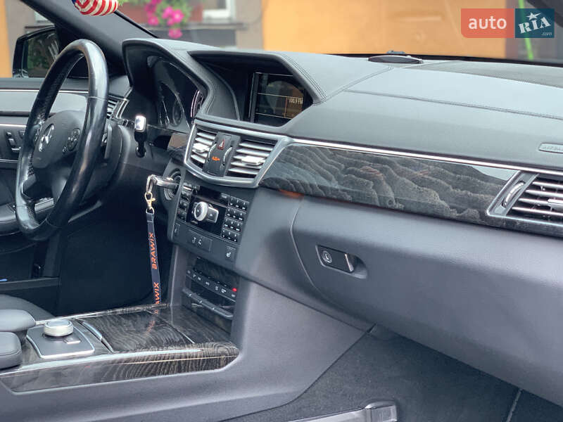 Седан Mercedes-Benz E-Class 2012 в Ивано-Франковске