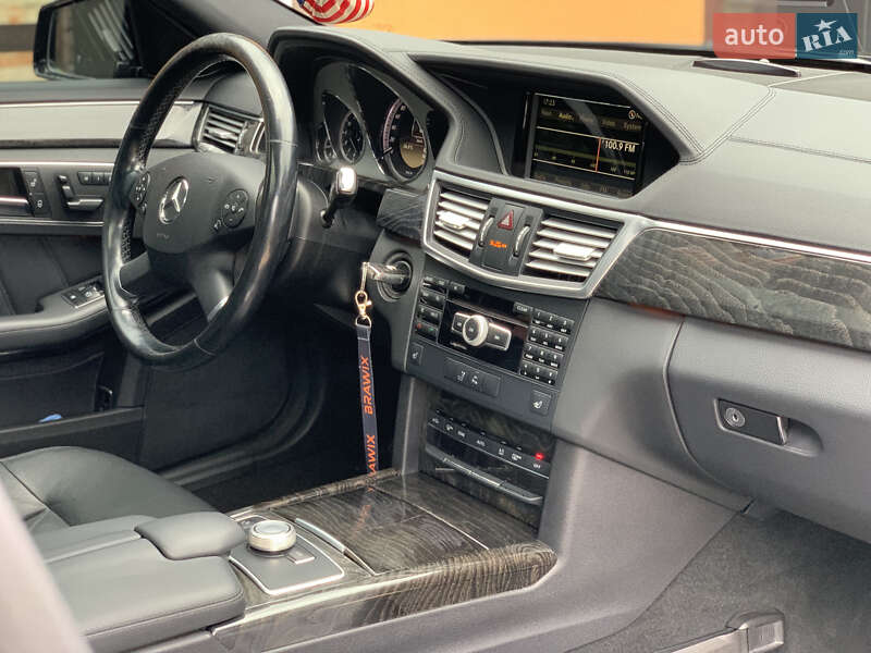 Седан Mercedes-Benz E-Class 2012 в Ивано-Франковске