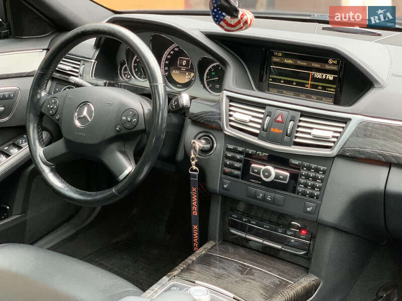 Седан Mercedes-Benz E-Class 2012 в Ивано-Франковске