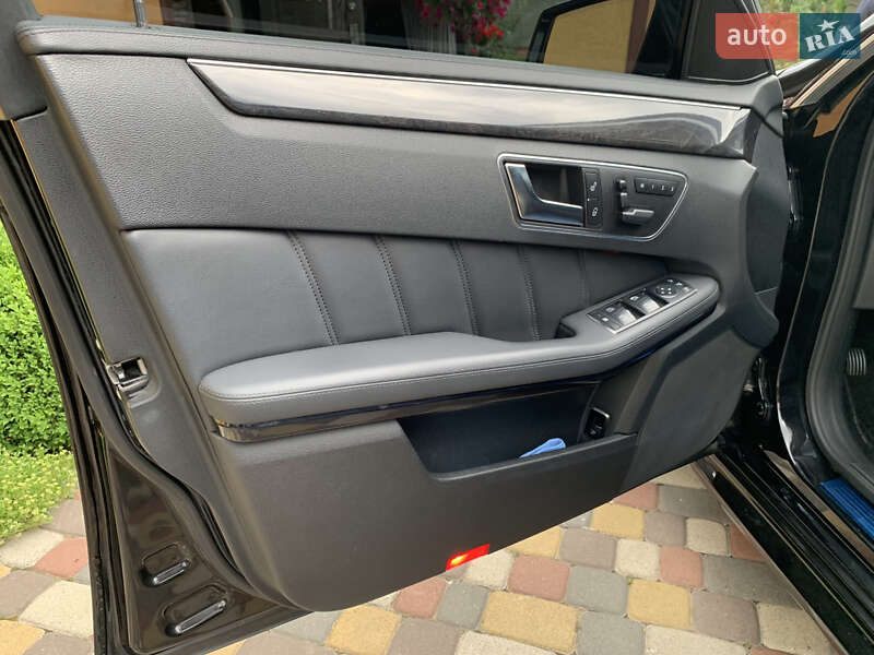 Седан Mercedes-Benz E-Class 2012 в Ивано-Франковске