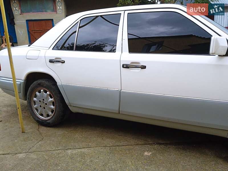 Седан Mercedes-Benz E-Class 1994 в Луцке