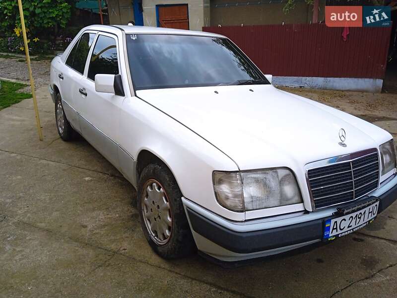 Седан Mercedes-Benz E-Class 1994 в Луцке