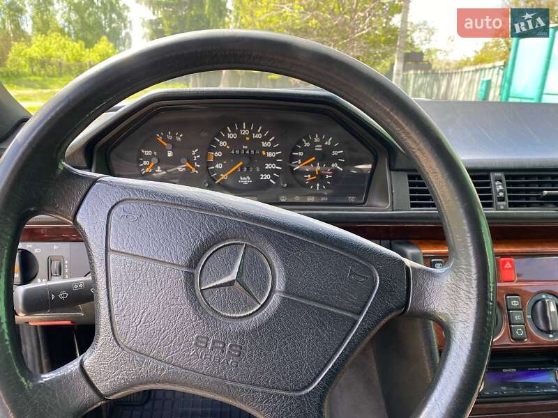 Седан Mercedes-Benz E-Class 1995 в Глухове