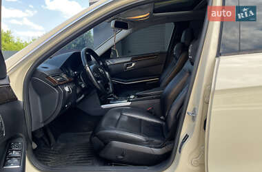 Седан Mercedes-Benz E-Class 2011 в 