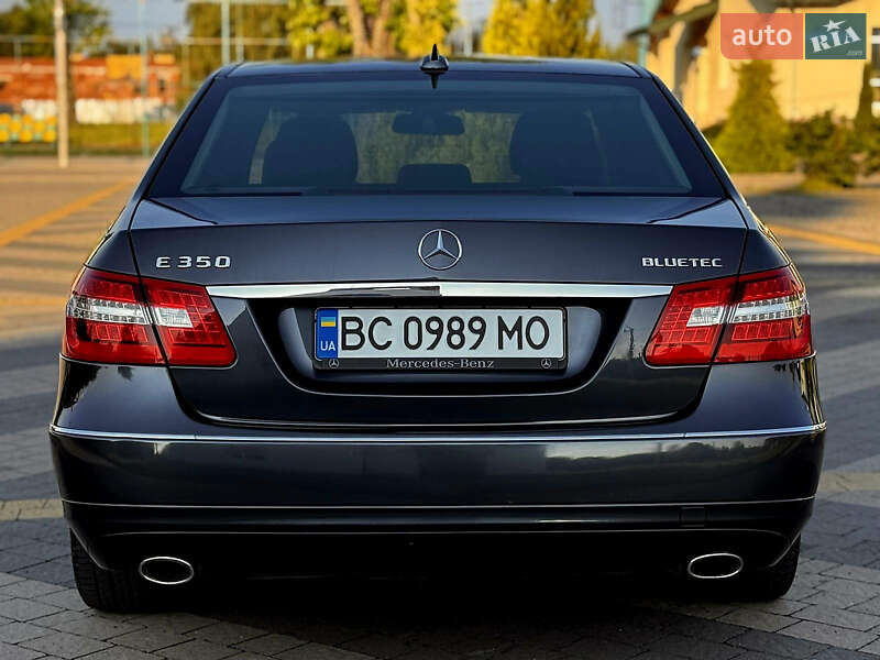 Седан Mercedes-Benz E-Class 2011 в Львове