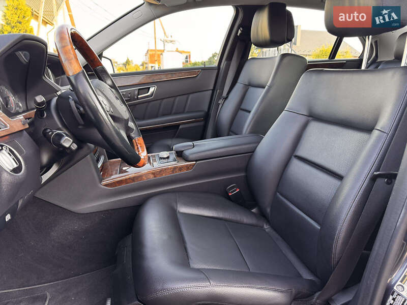Седан Mercedes-Benz E-Class 2011 в Львове