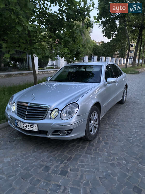 Седан Mercedes-Benz E-Class 2006 в Ужгороде