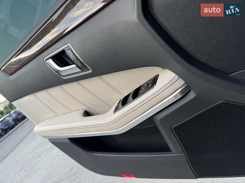 Седан Mercedes-Benz E-Class 2015 в Киеве
