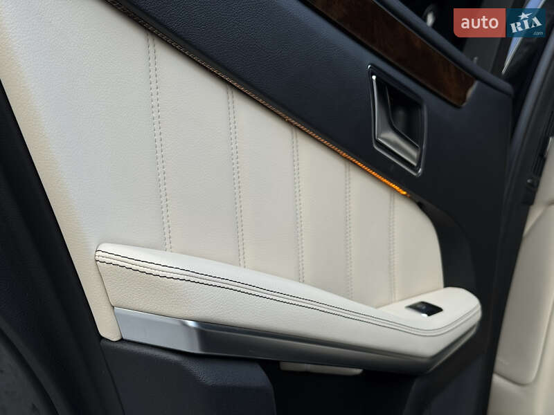 Седан Mercedes-Benz E-Class 2015 в Киеве