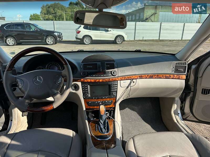 Седан Mercedes-Benz E-Class 2003 в Рівному
