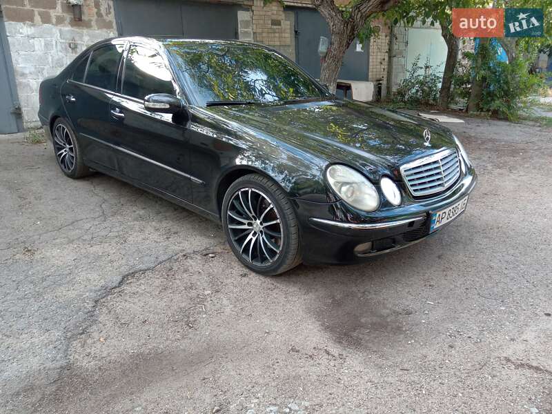 Mercedes-Benz E-Class 2003