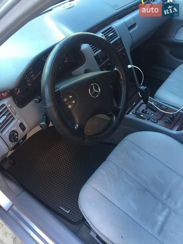 Седан Mercedes-Benz E-Class 2000 в Івано-Франківську