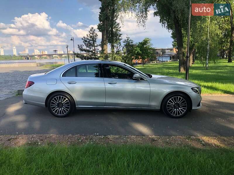 Седан Mercedes-Benz E-Class 2016 в Киеве