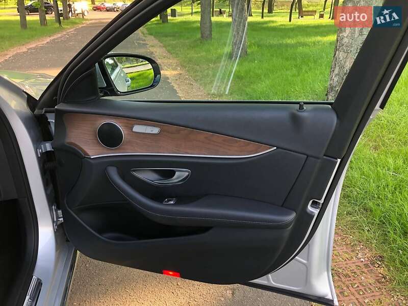 Седан Mercedes-Benz E-Class 2016 в Киеве