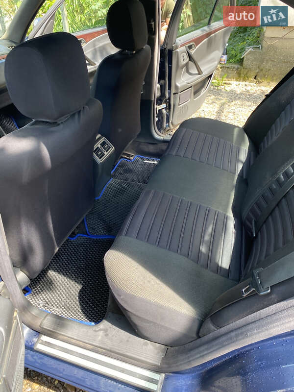 Седан Mercedes-Benz E-Class 2002 в Іршаві