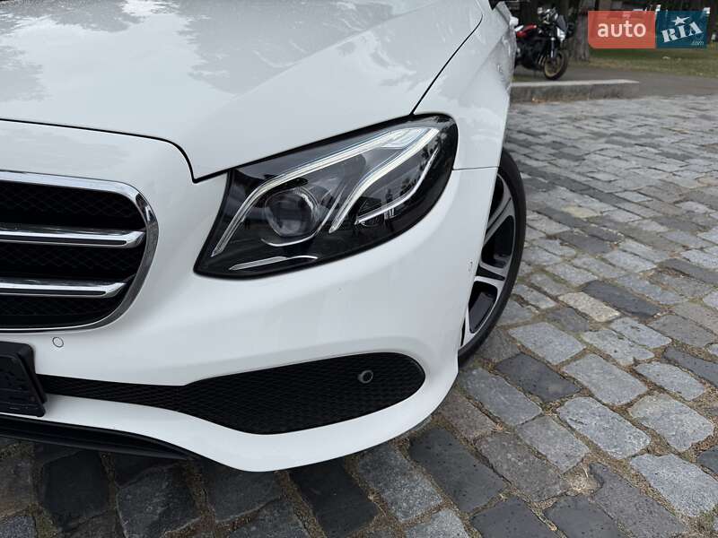 Седан Mercedes-Benz E-Class 2016 в Киеве