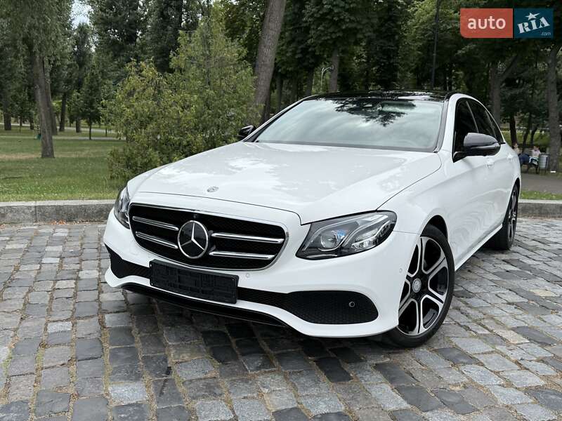 Седан Mercedes-Benz E-Class 2016 в Киеве