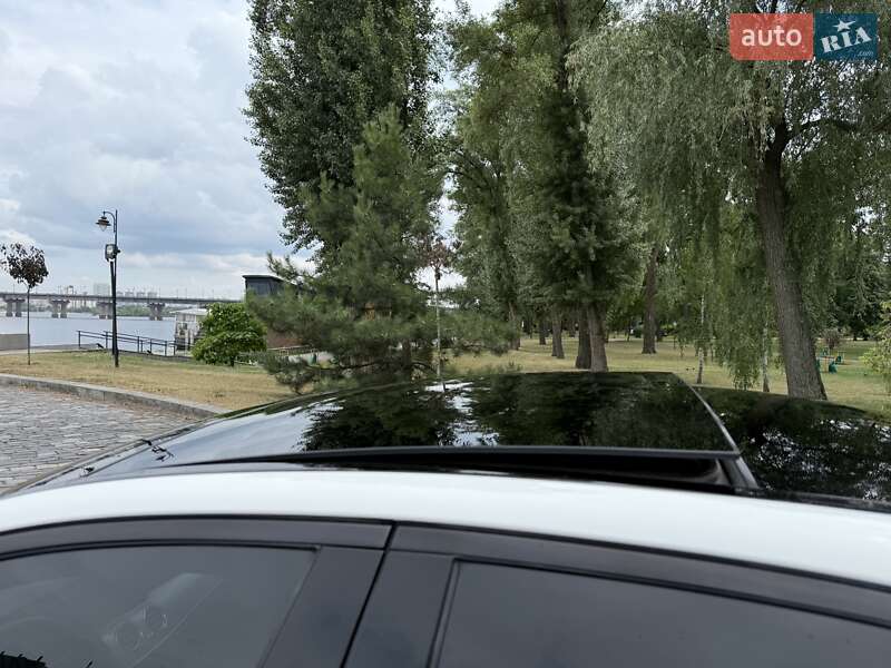 Седан Mercedes-Benz E-Class 2016 в Киеве