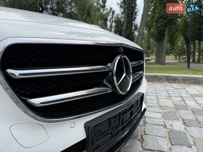 Седан Mercedes-Benz E-Class 2016 в Киеве