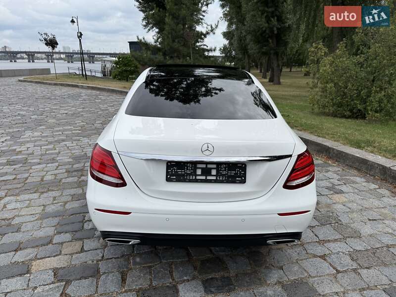 Седан Mercedes-Benz E-Class 2016 в Киеве