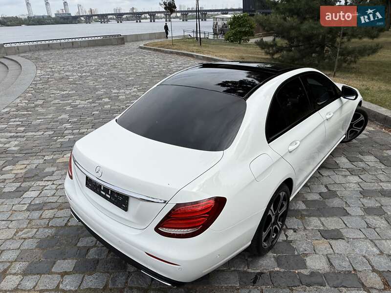 Седан Mercedes-Benz E-Class 2016 в Киеве