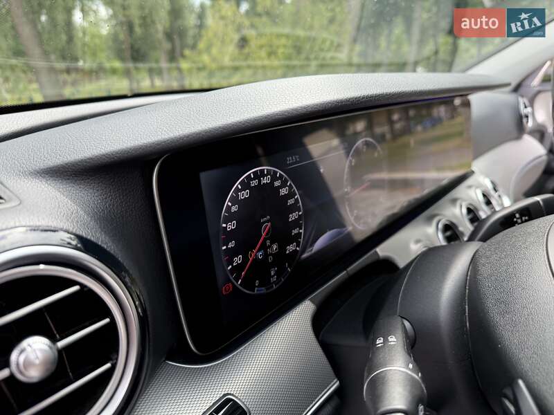 Седан Mercedes-Benz E-Class 2016 в Киеве