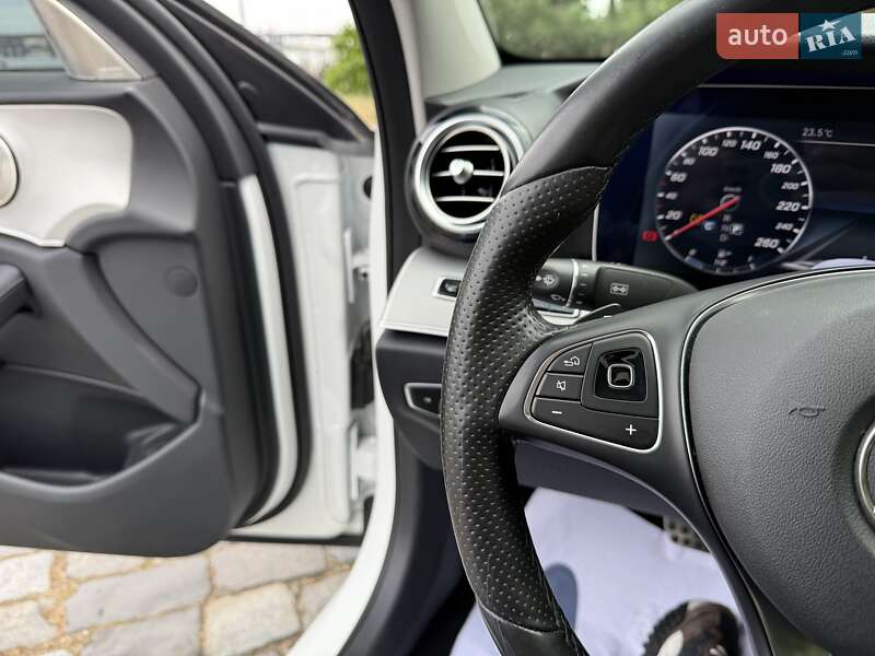 Седан Mercedes-Benz E-Class 2016 в Киеве