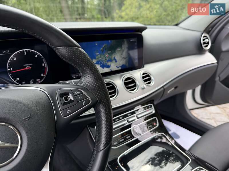 Седан Mercedes-Benz E-Class 2016 в Киеве