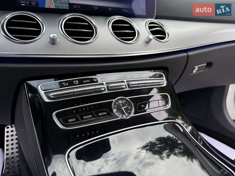 Седан Mercedes-Benz E-Class 2016 в Киеве