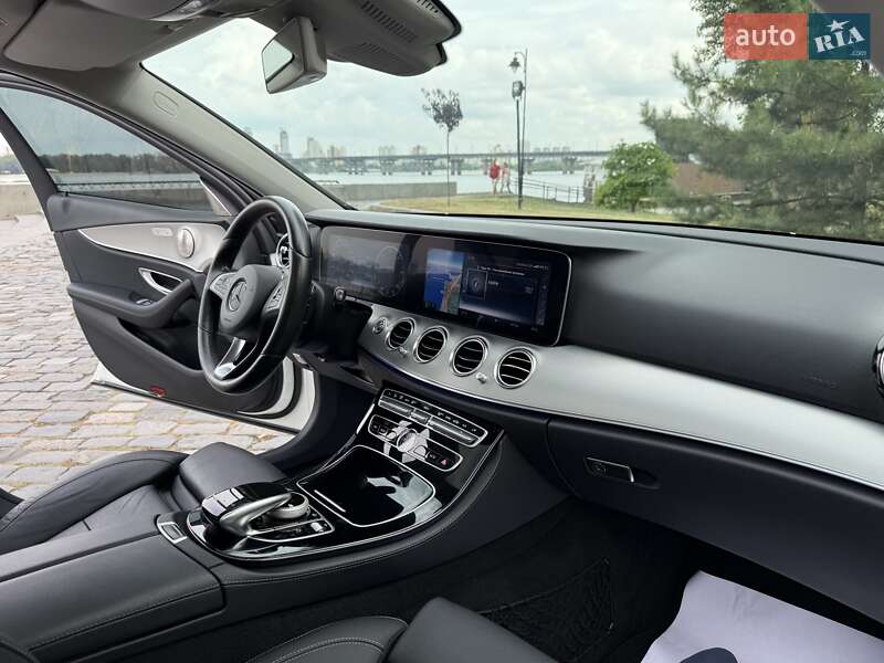 Седан Mercedes-Benz E-Class 2016 в Киеве