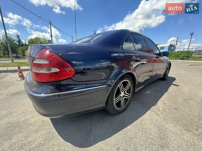 Седан Mercedes-Benz E-Class 2004 в Львове