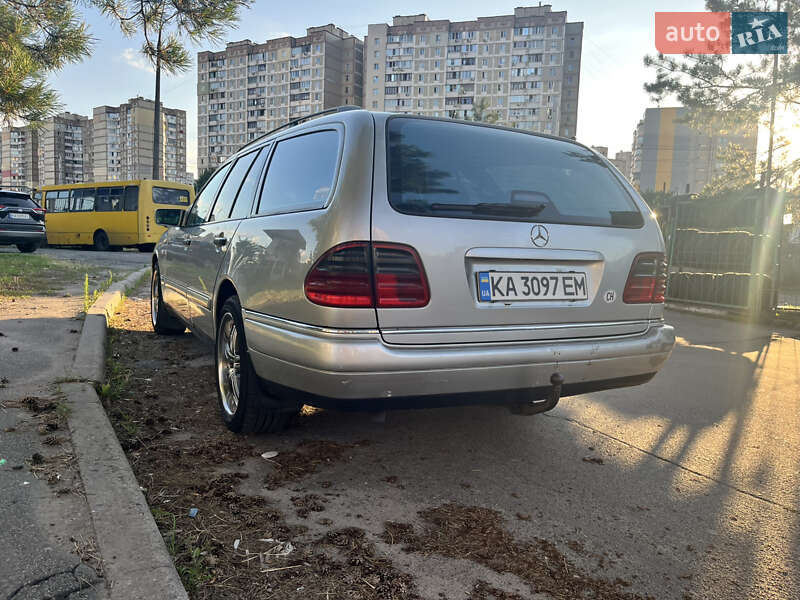 Универсал Mercedes-Benz E-Class 1998 в Киеве