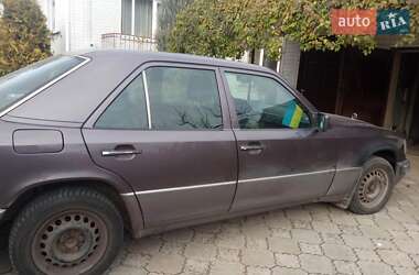 Седан Mercedes-Benz E-Class 1993 в 