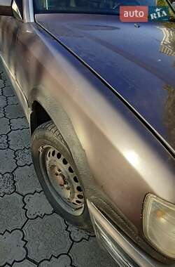 Седан Mercedes-Benz E-Class 1993 в 