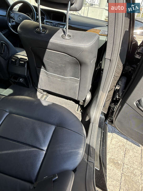 Седан Mercedes-Benz E-Class 2011 в Львові