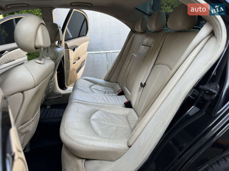 Седан Mercedes-Benz E-Class 2002 в Сваляве