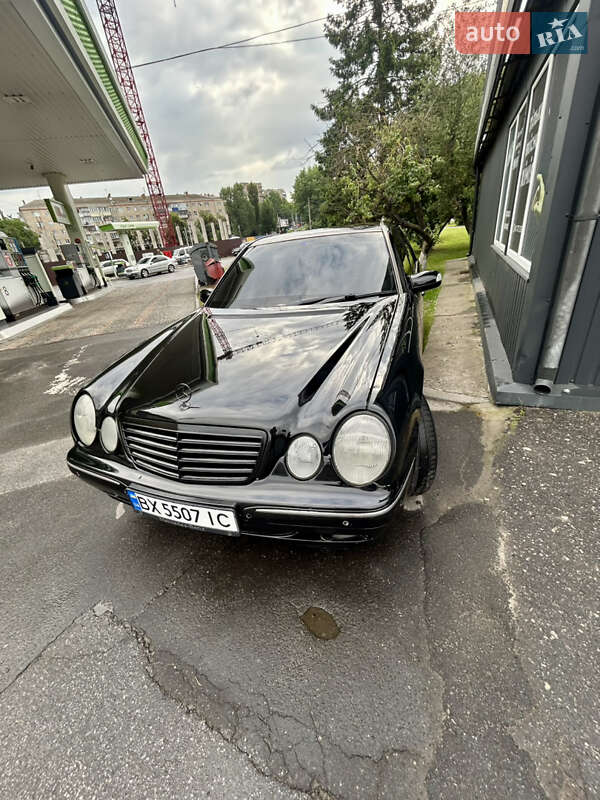 Mercedes-Benz E-Class 2001